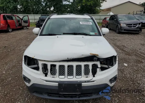 2016 Jeep Compass Latitude z USA, uszkodzony, nr VIN 1C4NJDEB0GD768603